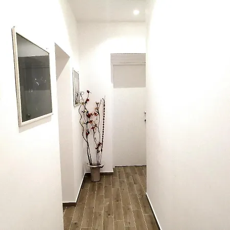 Casa Dei Normanni: Costanza Apartment